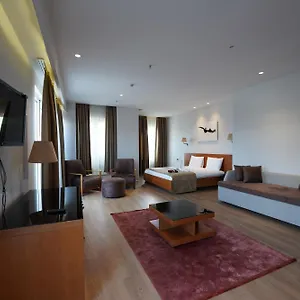 فندق أجنحة ميسفير 8